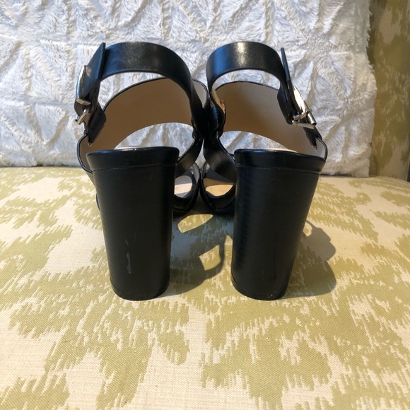 Elegant Black Sandals - Picture 3 of 4